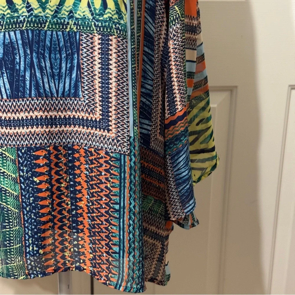 Blue and Green Boxy Tunic with Cut Out Details, size 26/28W - Picture 4 of 9